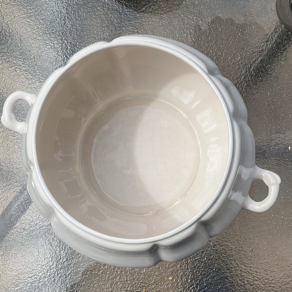 California Pottery USA H16 White Porcelain Pumkin Soup Tureen w. Lid & Laddle - Picture 10 of 17